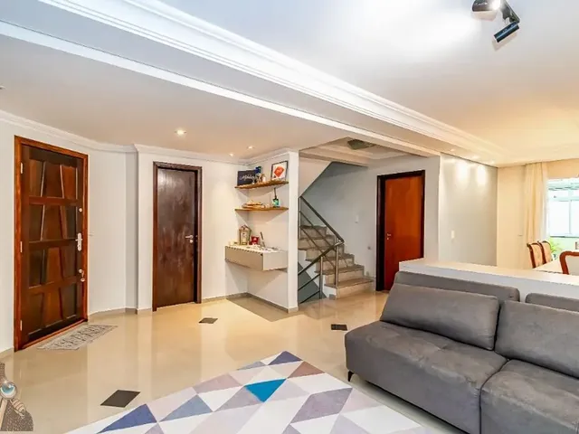 Sobrado com 123m² 4 quartos e 4 banheiros, à venda, no bairro Guabirotuba em Curitiba