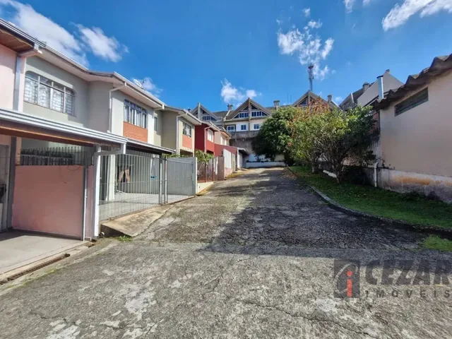 Sobrado 4 quartos e 1 banheiro, à venda, no bairro Bairro Alto em Curitiba
