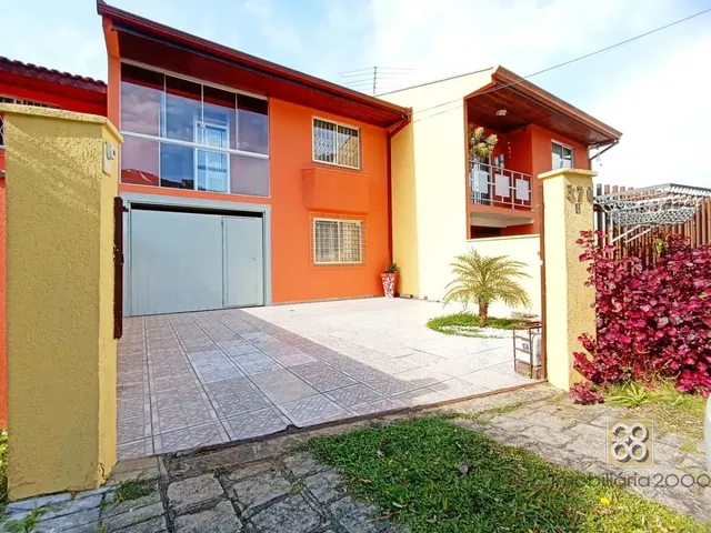 Sobrado 3 quartos e 3 banheiros, para alugar, no bairro Santa Felicidade em Curitiba