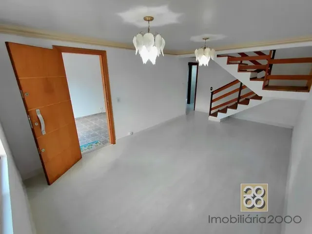 Sobrado 3 quartos e 1 banheiro, para alugar, no bairro Santa Felicidade em Curitiba