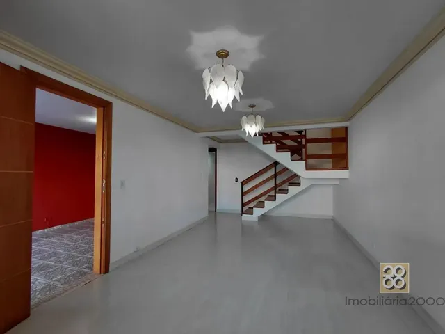 Sobrado 3 quartos e 1 banheiro, para alugar, no bairro Santa Felicidade em Curitiba