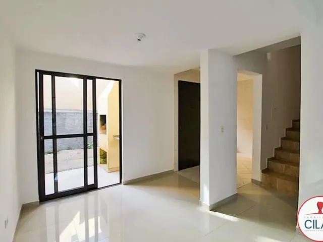 Sobrado 3 quartos e 1 banheiro, para alugar, no bairro Mossunguê em Curitiba