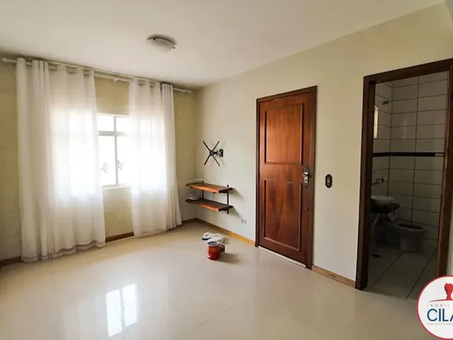 Sobrado 3 quartos e 1 banheiro, para alugar, no bairro Cajuru em Curitiba