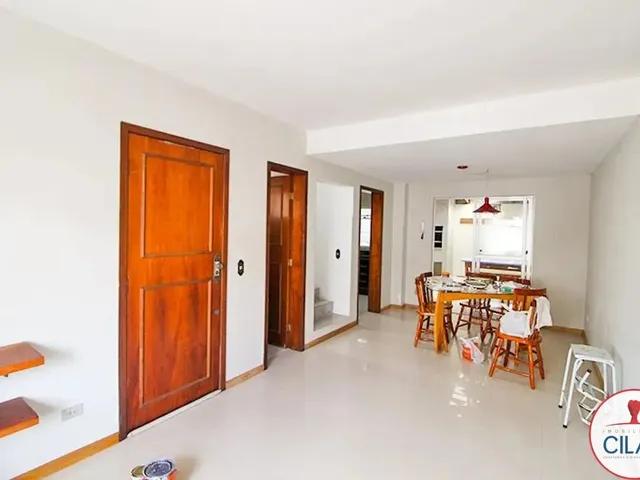 Sobrado 3 quartos e 1 banheiro, para alugar, no bairro Cajuru em Curitiba