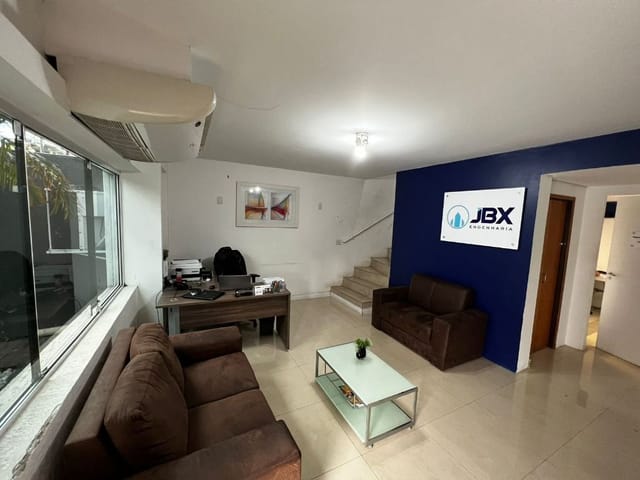 Sobrado com 500m² 7 quartos e 2 banheiros, à venda, no bairro Km 18 em Osasco