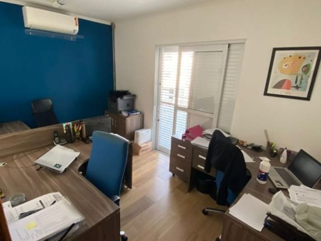 Sobrado com 500m² 7 quartos e 2 banheiros, à venda, no bairro Km 18 em Osasco