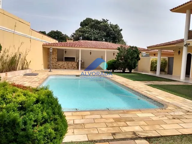 Sobrado com 1090m² 5 quartos e 2 banheiros, à venda, no bairro Jardim Apolo em São José dos Campos