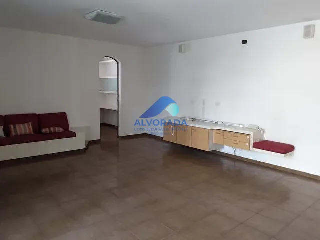 Sobrado com 1090m² 5 quartos e 2 banheiros, à venda, no bairro Jardim Apolo em São José dos Campos