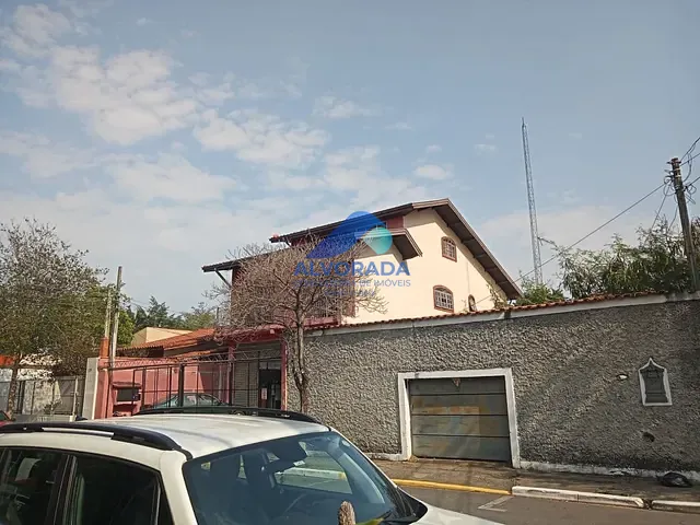 Sobrado com 300m² 3 quartos e 2 banheiros, à venda, no bairro Jardim Augusta em São José dos Campos