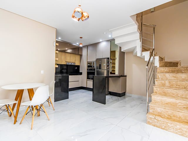 Sobrado com 124m² 3 quartos e 3 banheiros, à venda, no bairro Boa Vista em Curitiba