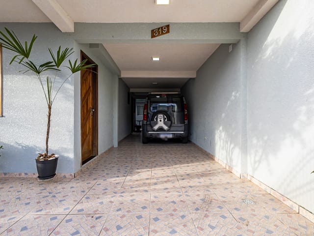 Sobrado com 220m² 3 quartos e 3 banheiros, à venda, no bairro Sítio Cercado em Curitiba