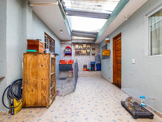 Sobrado com 220m² 3 quartos e 3 banheiros, à venda, no bairro Sítio Cercado em Curitiba