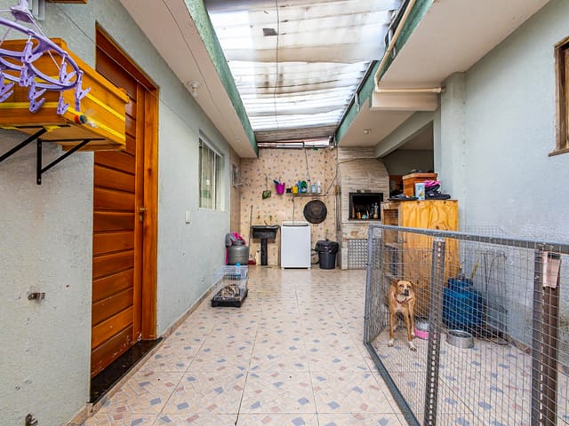 Sobrado com 220m² 3 quartos e 3 banheiros, à venda, no bairro Sítio Cercado em Curitiba