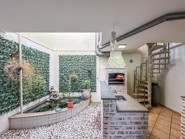 Sobrado com 320m² 4 quartos e 5 banheiros, à venda, no bairro Vila Alpina em São Paulo