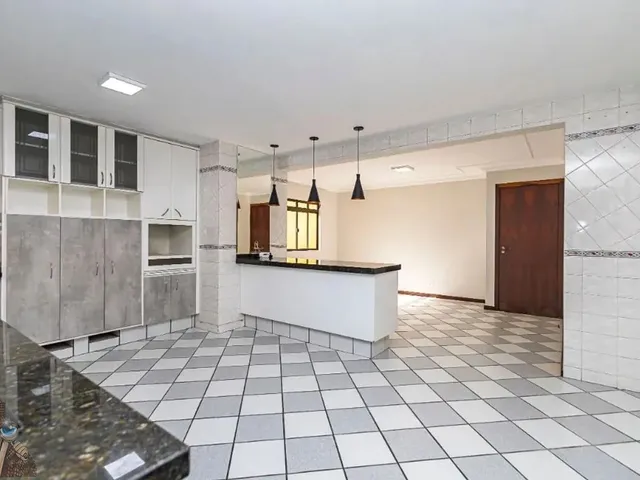 Sobrado com 210m² 3 quartos e 3 banheiros, para alugar, no bairro Boa Vista em Curitiba