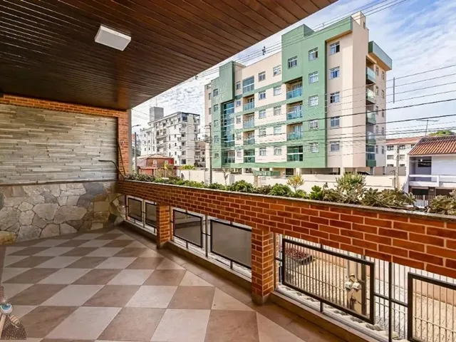 Sobrado com 210m² 3 quartos e 3 banheiros, para alugar, no bairro Boa Vista em Curitiba