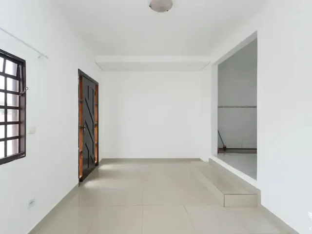 Sobrado 3 quartos e 2 banheiros, para alugar, no bairro São Braz em Curitiba