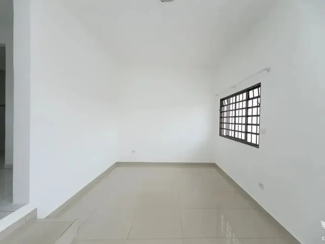 Sobrado 3 quartos e 2 banheiros, para alugar, no bairro São Braz em Curitiba