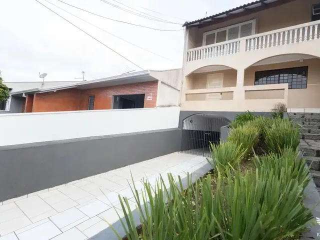 Sobrado 3 quartos e 2 banheiros, para alugar, no bairro São Braz em Curitiba