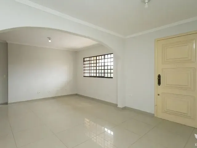 Sobrado 3 quartos e 2 banheiros, para alugar, no bairro São Braz em Curitiba
