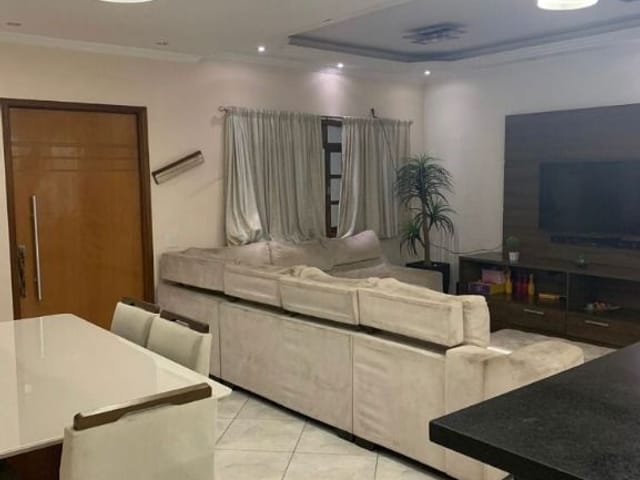 Sobrado com 270m² 3 quartos e 4 banheiros, à venda, no bairro Jardim Primeiro de Maio (Chácara Fazendinha) em Osasco