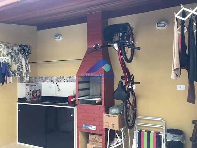 Sobrado 2 quartos e 3 banheiros, à venda, no bairro Massaguaçu em Caraguatatuba
