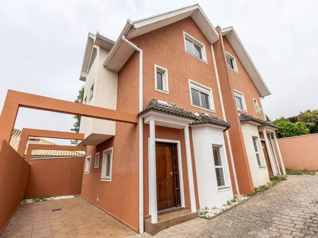 Sobrado 3 quartos e 2 banheiros, para alugar, no bairro Santa Felicidade em Curitiba