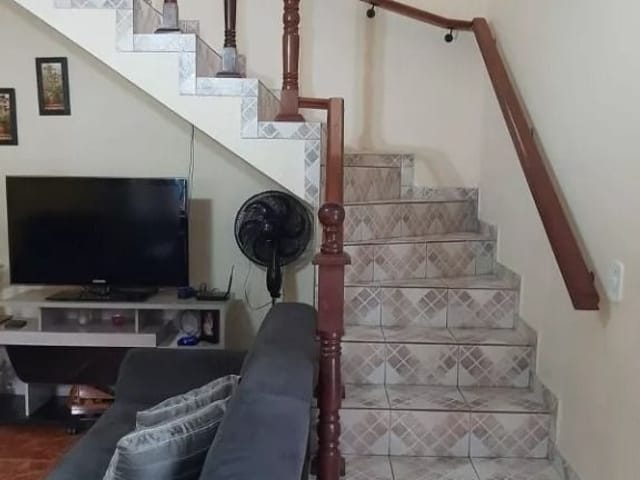 Sobrado com 175m² 3 quartos e 3 banheiros, à venda, no bairro Vila Leopoldo em Carapicuíba
