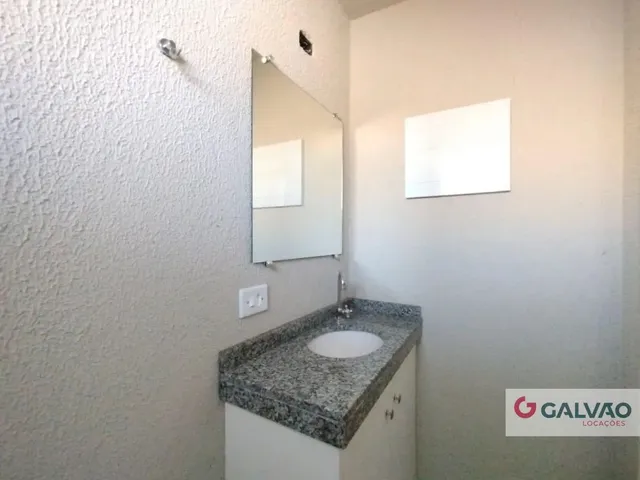 Sobrado 3 quartos e 1 banheiro, para alugar, no bairro Uberaba em Curitiba