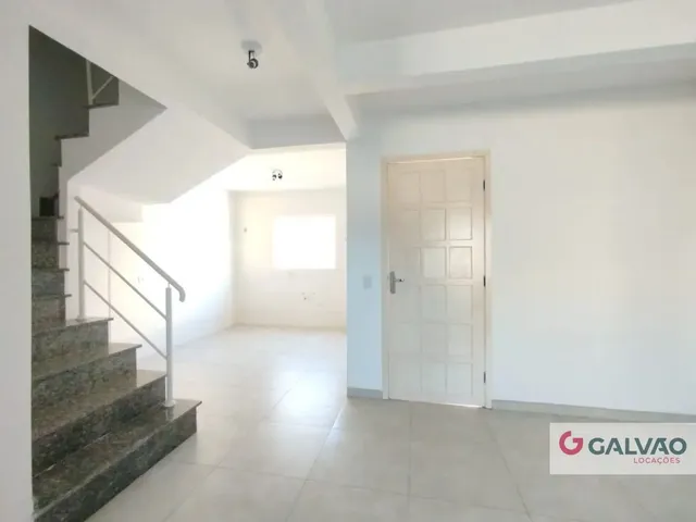 Sobrado 3 quartos e 1 banheiro, para alugar, no bairro Uberaba em Curitiba