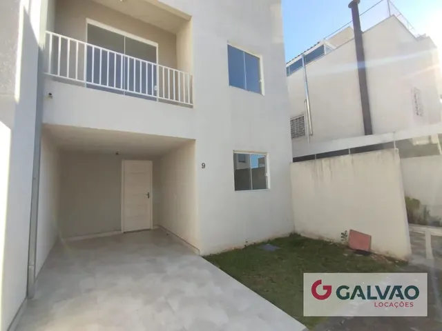 Sobrado 3 quartos e 1 banheiro, para alugar, no bairro Uberaba em Curitiba
