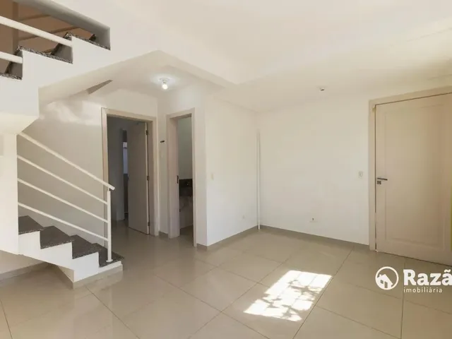Sobrado 3 quartos e 1 banheiro, para alugar, no bairro Uberaba em Curitiba