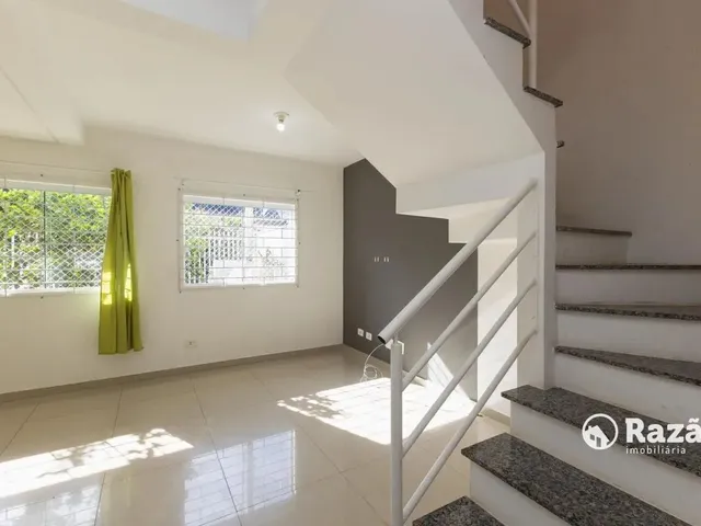 Sobrado 3 quartos e 1 banheiro, para alugar, no bairro Uberaba em Curitiba