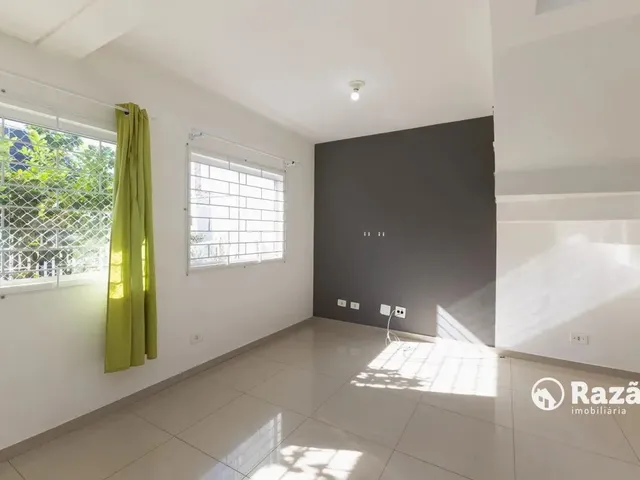 Sobrado 3 quartos e 1 banheiro, para alugar, no bairro Uberaba em Curitiba
