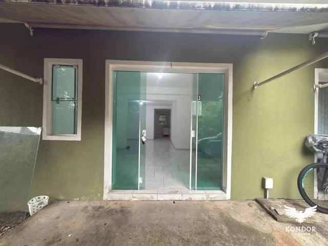 Sobrado 3 quartos e 3 banheiros, para alugar, no bairro Santa Felicidade em Curitiba