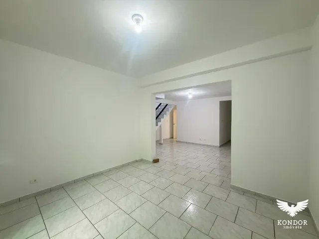 Sobrado 3 quartos e 3 banheiros, para alugar, no bairro Santa Felicidade em Curitiba