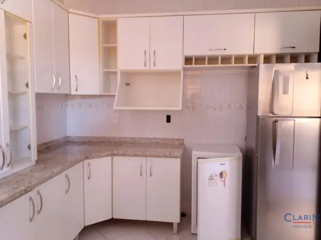 Sobrado 4 quartos e 3 banheiros, à venda, no bairro VILA BANCÁRIA em Campo Largo