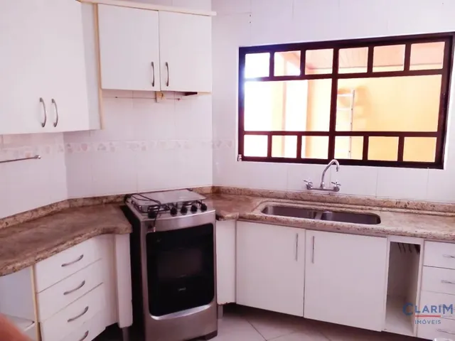 Sobrado 4 quartos e 3 banheiros, à venda, no bairro VILA BANCÁRIA em Campo Largo