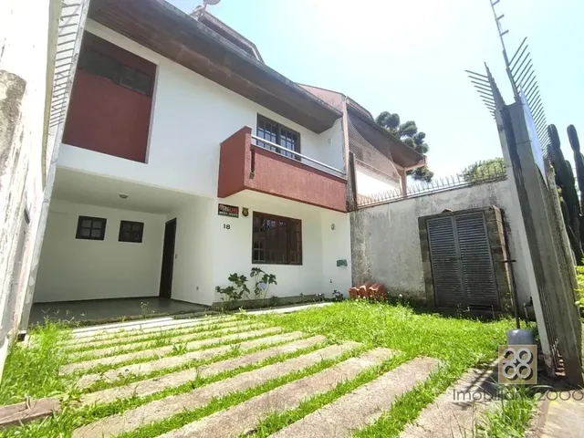 Sobrado 3 quartos e 1 banheiro, para alugar, no bairro Boa Vista em Curitiba