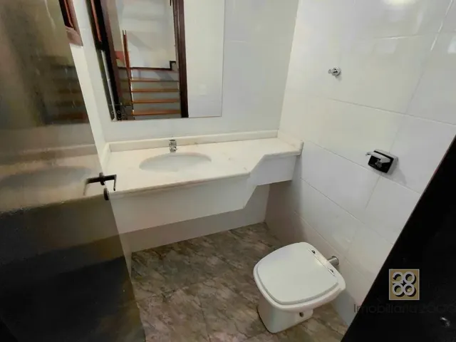 Sobrado 3 quartos e 1 banheiro, para alugar, no bairro Boa Vista em Curitiba