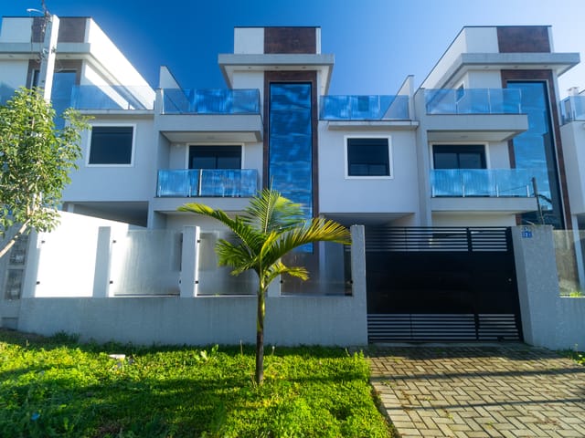 Sobrado com 150m² 3 quartos e 4 banheiros, à venda, no bairro Jardim das Américas em Curitiba