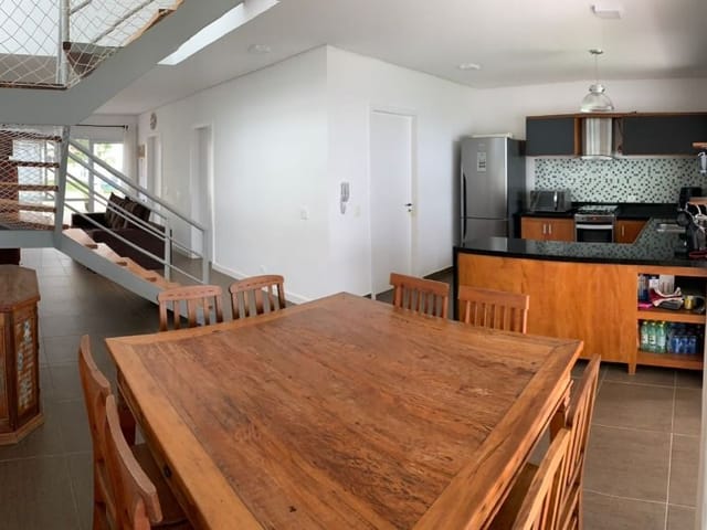 Sobrado com 239m² 3 quartos e 2 banheiros, à venda, no bairro Jardim Pioneira em Cotia