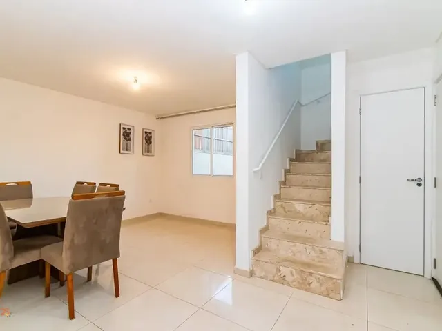 Sobrado 3 quartos e 3 banheiros, à venda, no bairro Alto Boqueirão em Curitiba