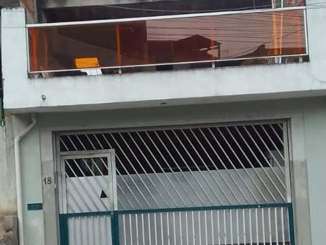 Sobrado com 125m² 5 quartos e 2 banheiros, à venda, no bairro Jardim Record em Taboão da Serra