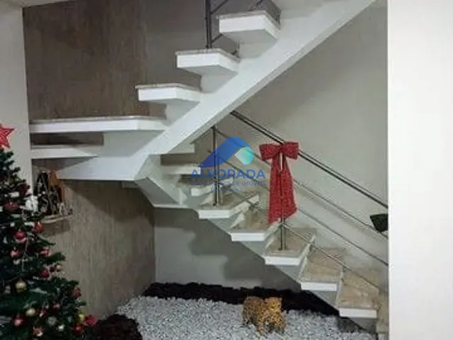 Sobrado com 159m² 3 quartos e 3 banheiros, à venda, no bairro Jardim Rodolfo em São José dos Campos