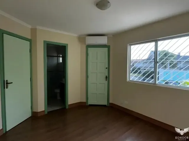 Sobrado com 114m² 3 quartos e 2 banheiros, para alugar, no bairro Santa Felicidade em Curitiba