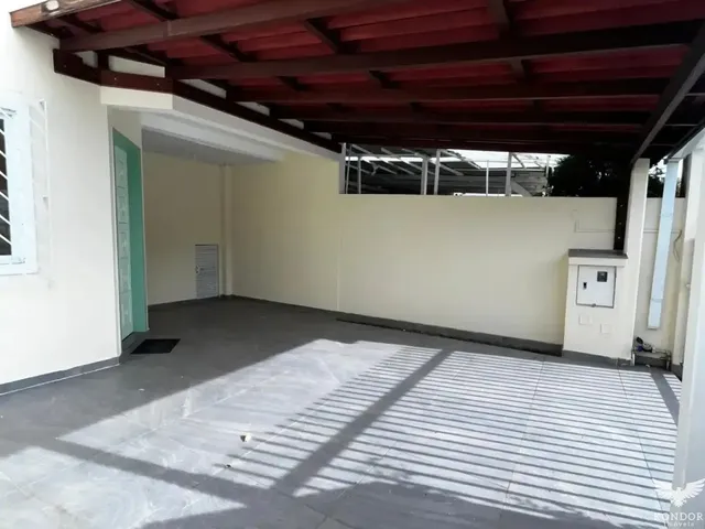 Sobrado com 114m² 3 quartos e 2 banheiros, para alugar, no bairro Santa Felicidade em Curitiba