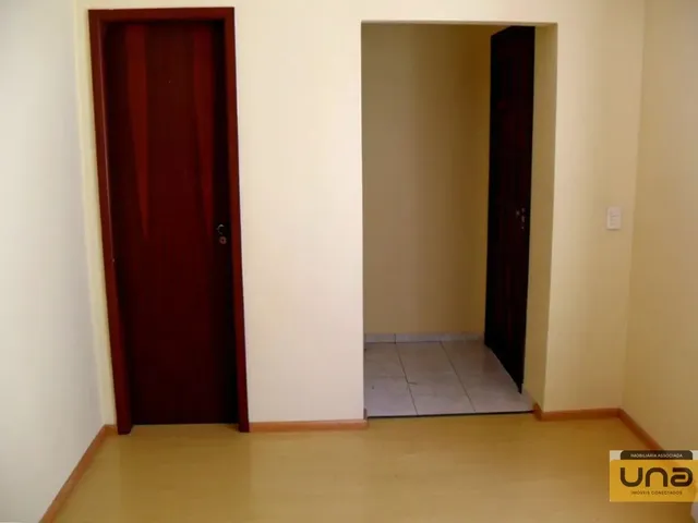 Sobrado 3 quartos e 1 banheiro, para alugar, no bairro CAMPINA DO SIQUEIRA em Curitiba