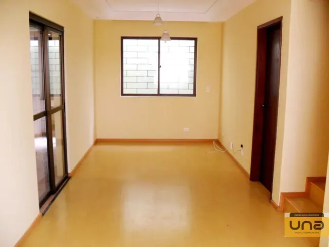 Sobrado 3 quartos e 1 banheiro, para alugar, no bairro CAMPINA DO SIQUEIRA em Curitiba