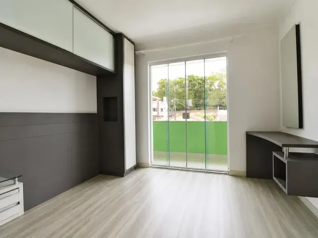 Sobrado 3 quartos e 2 banheiros, à venda, no bairro Orleans em Curitiba